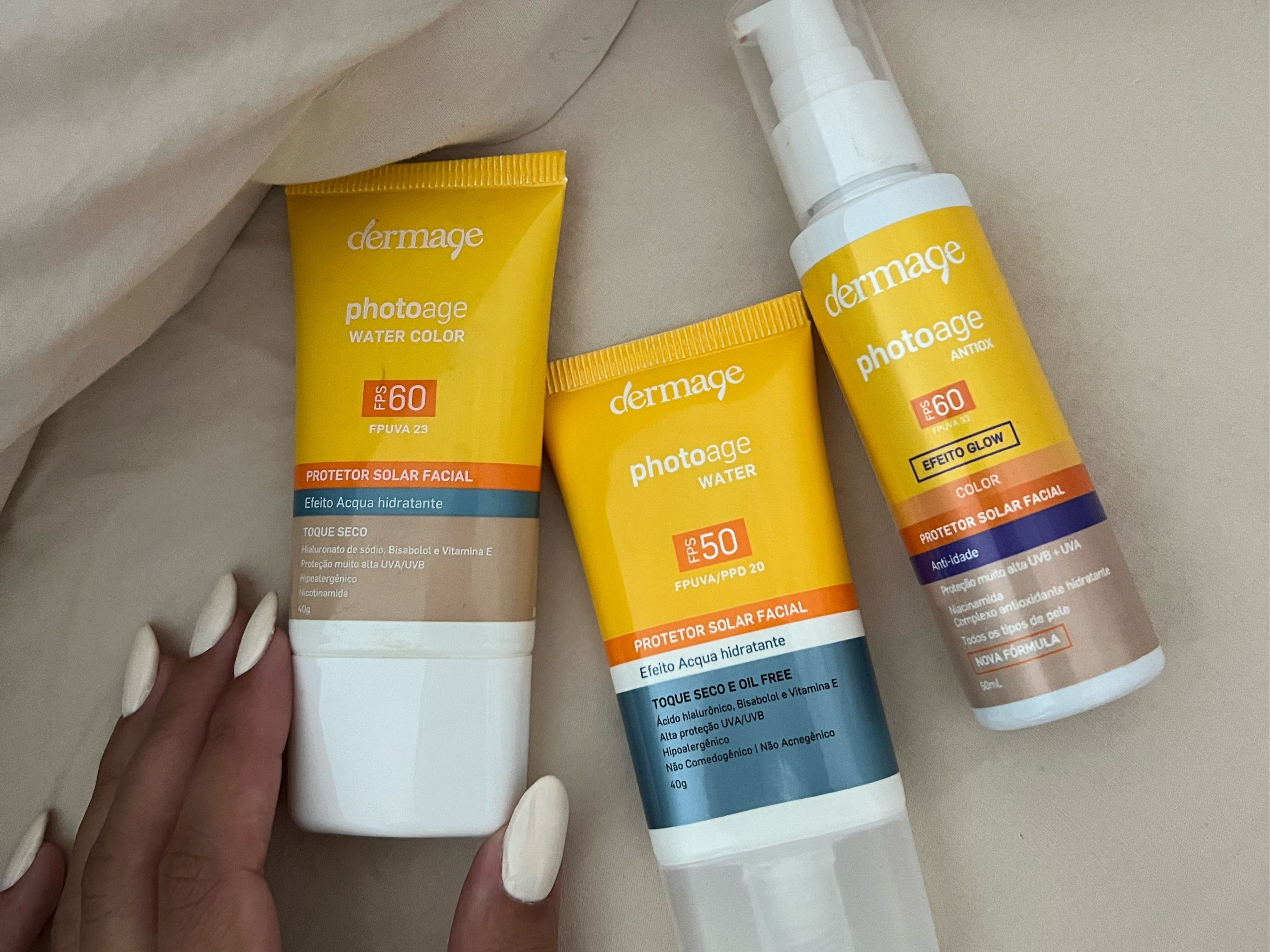a louca dos protetores para o rosto! [efeito aqua] da #dermage é meu queridinho por não deixar nenhumaaa sensação pegajosa na pele, já o [efeito glow] trás um brilhinho lindo e fininho que agrega em uma make bem fresh e radiante ☀️

#LTKU #LTKbrasil #LTKbeauty