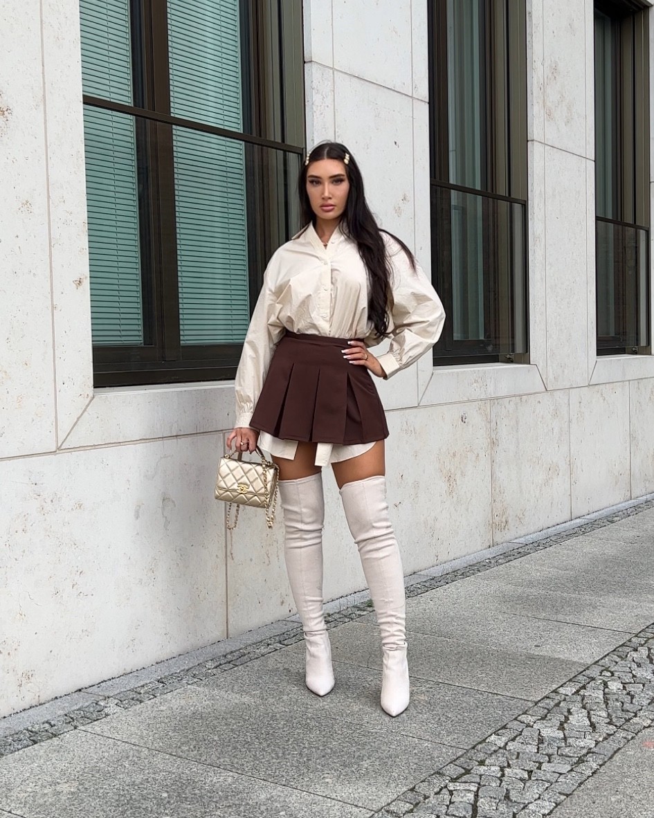 Pleated mini skirt, micro skirt , tight high boots, fall outfit, autumn fashion , preppy look , gossip girl 
