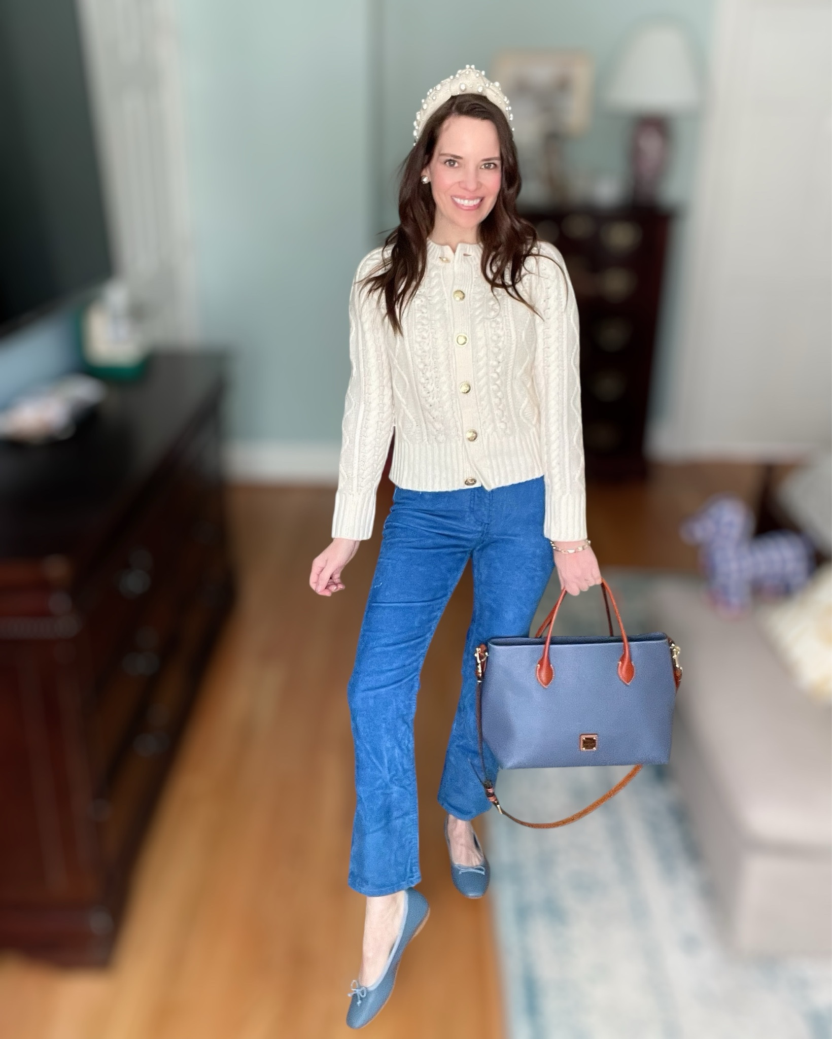 Classic Preppy Outfit You’ll Wear on Repeat 🤍✨


If you love timeless pieces you can wear year after year, this outfit is for you 🤍 This ivory cable knit cardigan with gold buttons is such a classic and looks beautiful paired with these blue corduroy straight-leg pants — flattering, comfortable, and easy to style.

I finished the look with chic blue flats, a pearl headband, and my go-to Dooney & Bourke tote for that polished preppy feel ✨ Perfect for church, errands, lunch dates, work meetings, or everyday mom life.

I linked the exact pieces plus affordable look-alikes so you can recreate this classic outfit at any price point 💙

Preppy outfit ideas, corduroy pants outfit, classic cardigan look, straight leg corduroy pants, polished everyday style, timeless women’s fashion, neutral outfit inspiration 🤍✨

#LTKOver40 #LTKootd #LTKWorkwear