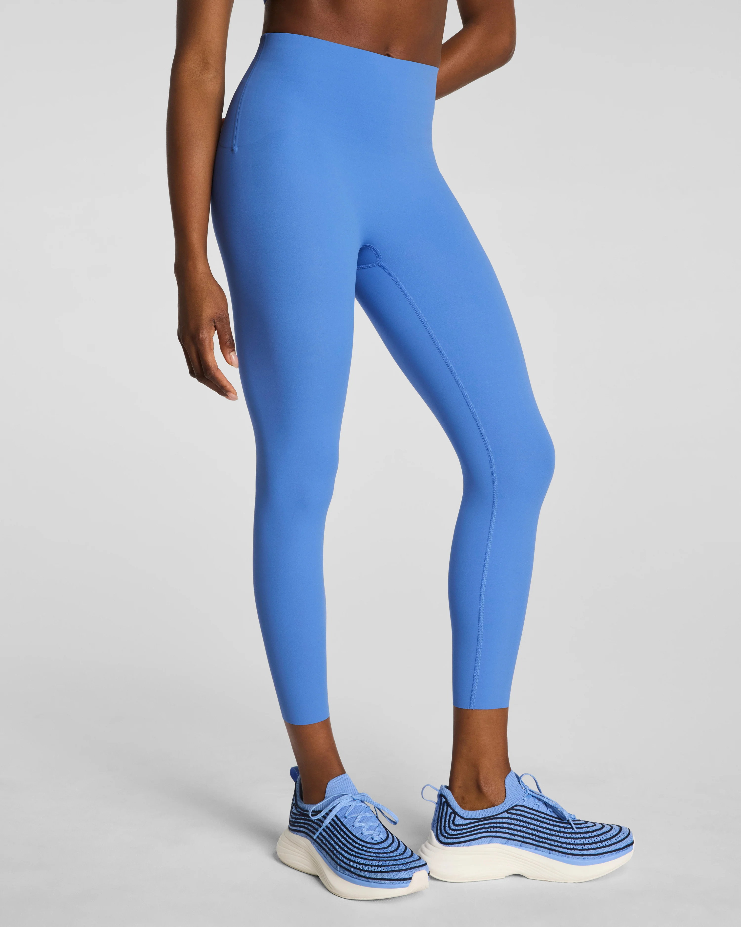 7/8 Leggings with Mid-Tummy Compression | Spanx