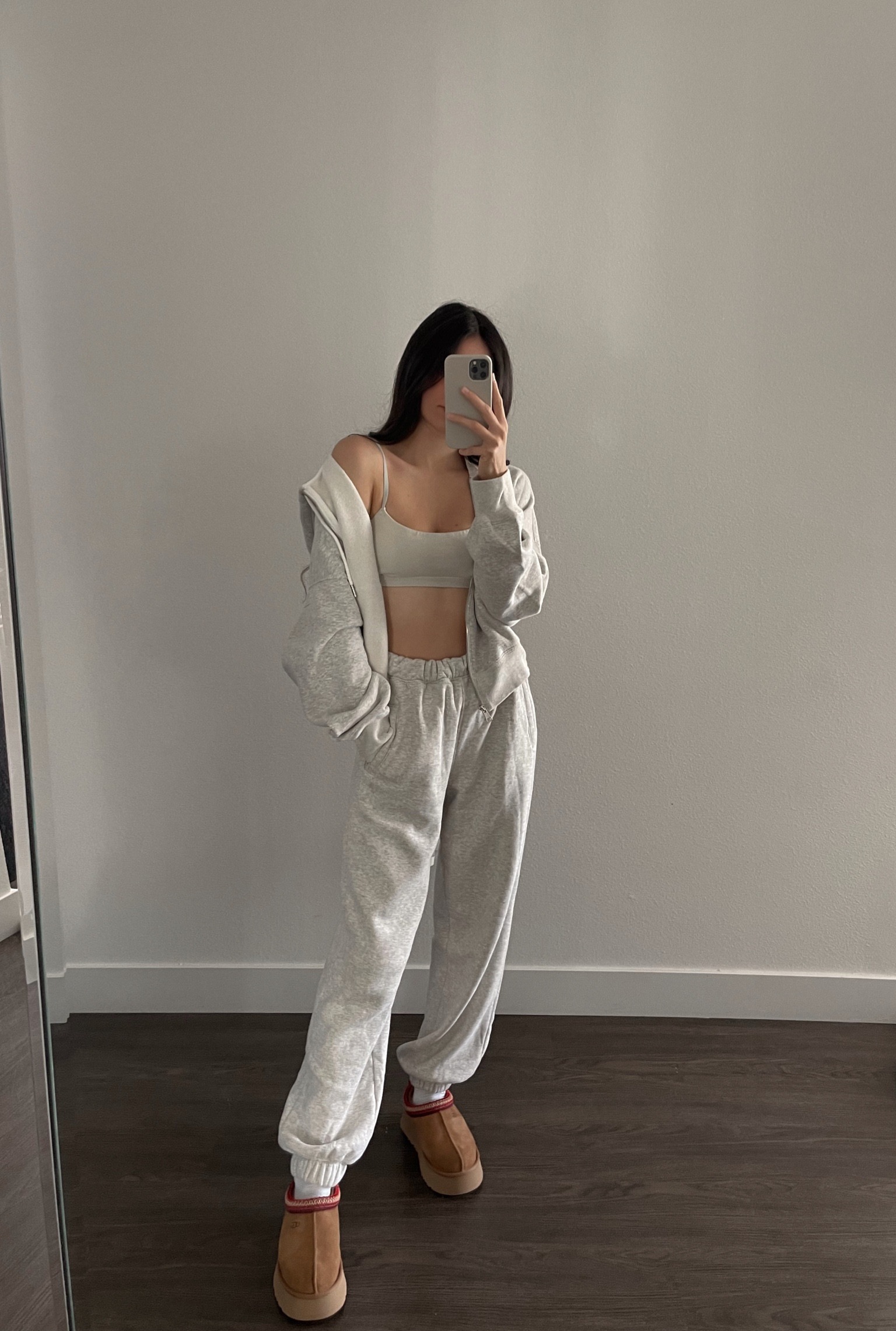 Skims bralette: (s)
Sweater: (s)
Sweatpant: (xs) 
Ugg tazz slippers: (8)

#abercrombie #uggtazzslipper #ugg #fall2023 #skims #oversizedsweatpant #oversizedsweater #loungewear 

#LTKstyletip #LTKfindsunder100 #LTKshoecrush
