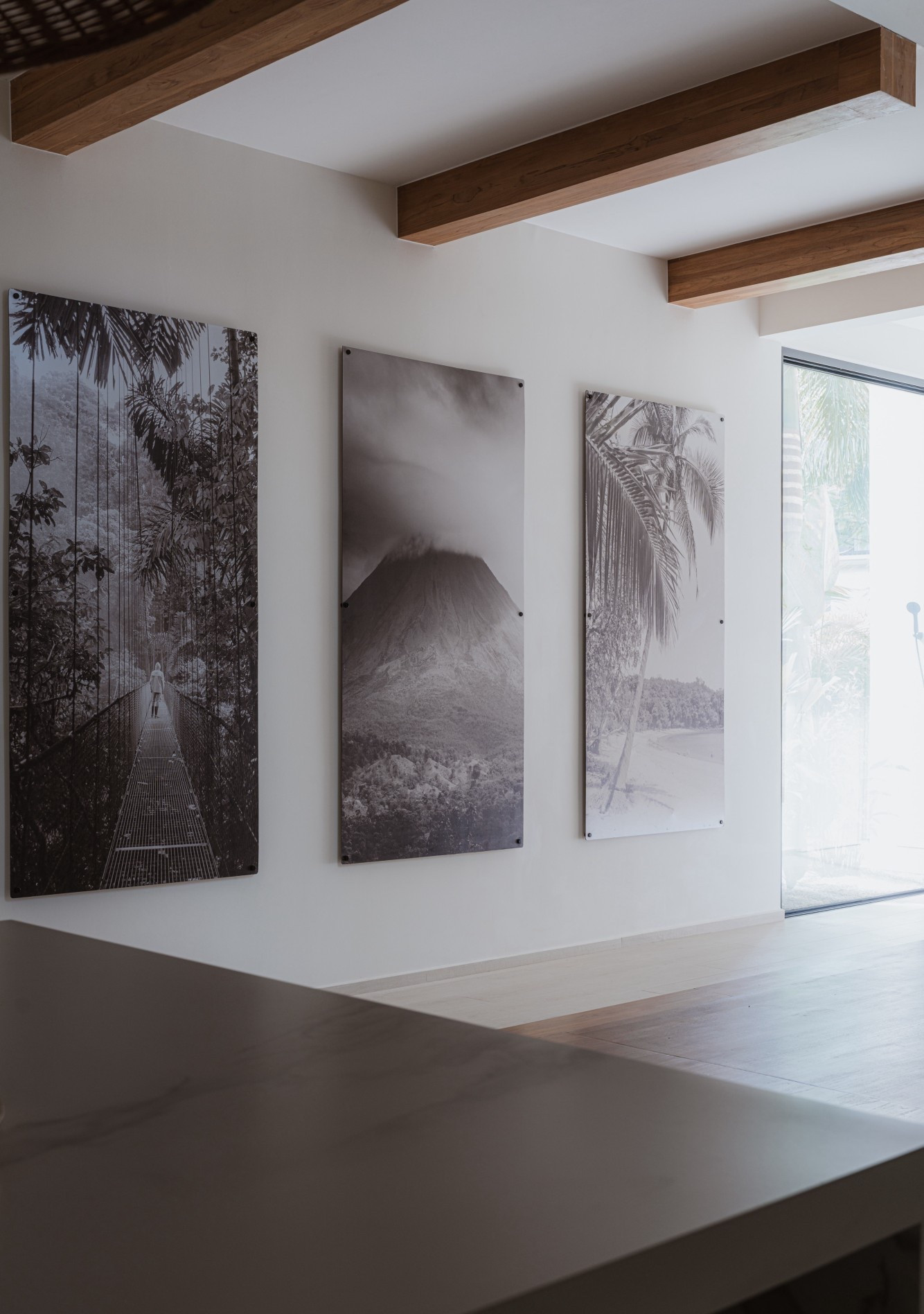 The foot of the stairs at Villa Nya  deserves its own moment—enter oversized black + white art that brings all the Costa Rica vibes. 🖤 🌴

#interiordesign #art #homedesign 

#LTKHome #LTKFindsUnder50 #LTKTravel