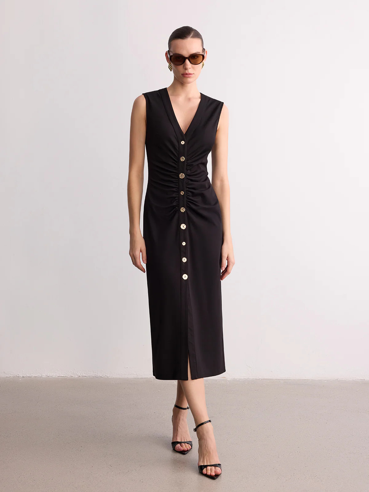 Sleeveless V-Neck Ruched Button-Front Midi Dress | Commense