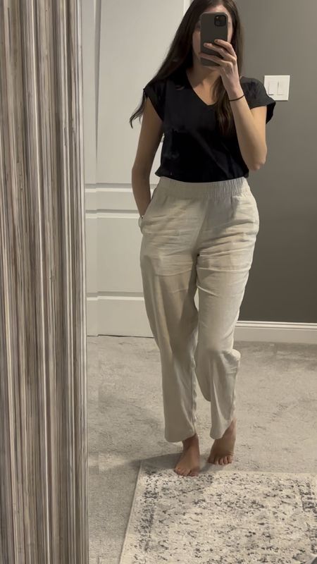 Linen blend pants under $30! Such good quality and so comfy!!

Great for summer!


Workwear 
Linen pants 
Travel outfit 
Beach vacation 
Summer outfit
Summer work outfits
Spring outfit


#LTKworkwear #LTKfindsunder50 #LTKSeasonal