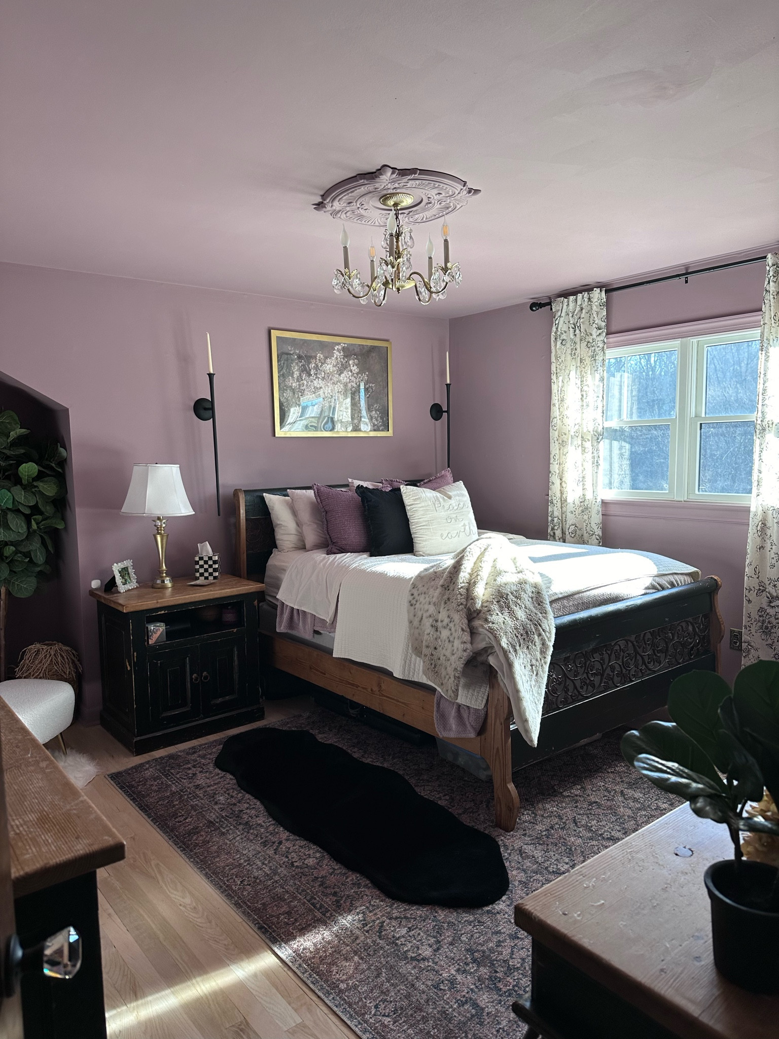 2 days before Christmas seemed like the perfect time to renovate the guest bedroom! Did I mention we host 30 people on Xmas Eve? 😬🤷🏻‍♀️

Mauve & Moody guest bedroom 🫶🏼

#LTKhome