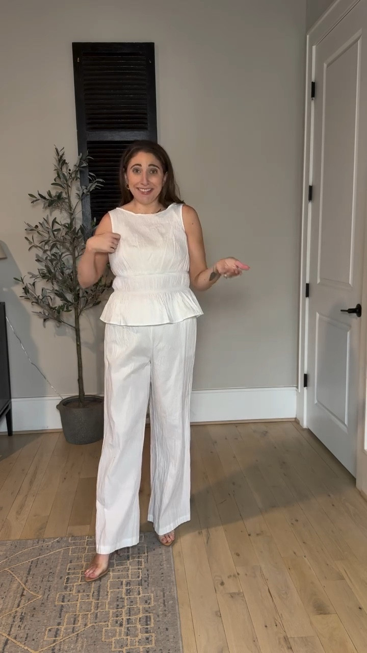 @Target this set is so pretty! Classic look for less paired with a kitten heel!

#LTKMidsize #LTKSeasonal #LTKgrwm