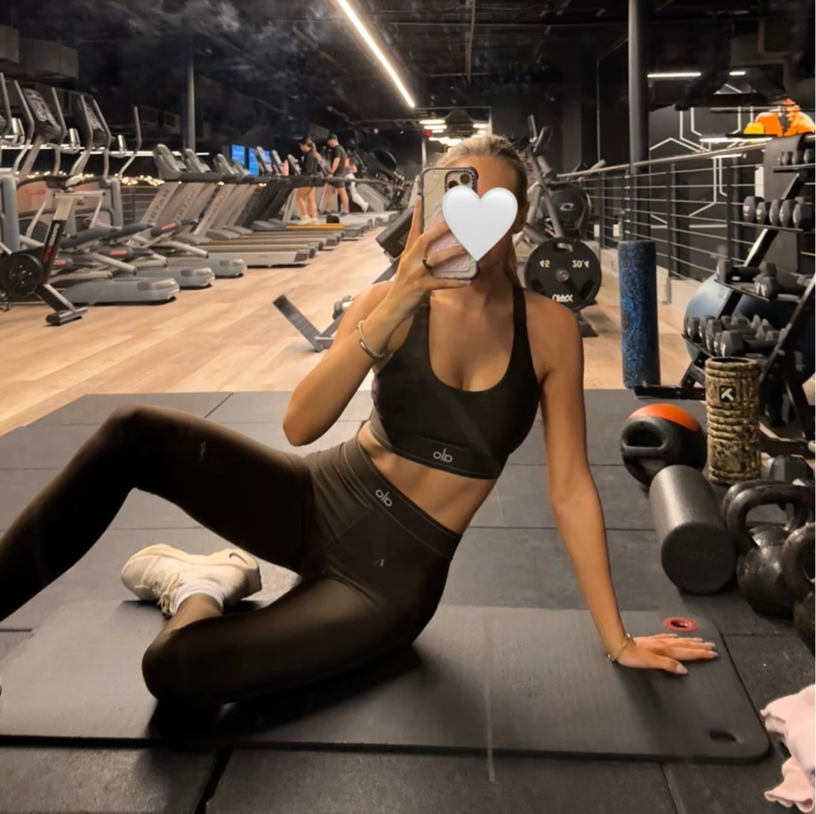 love chocolate color activewear😍 I got medium in both

#LTKFitness #LTKActive #LTKFindsUnder100