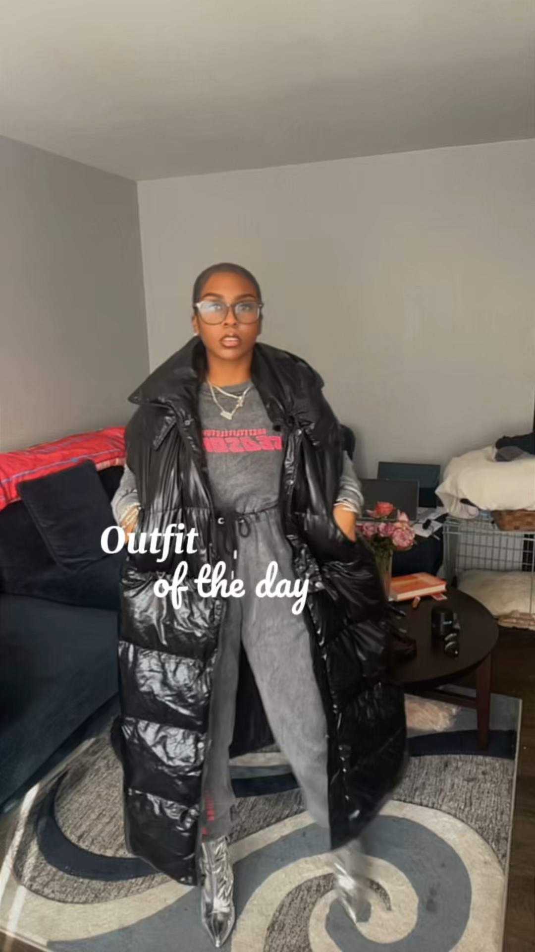 Street-style inspired outfit of the day. A cozy sweatsuit layered with a puffer vest and boots for an easy, polished casual vibe.


#LTKootd #LTKgrwm #LTKSeasonal