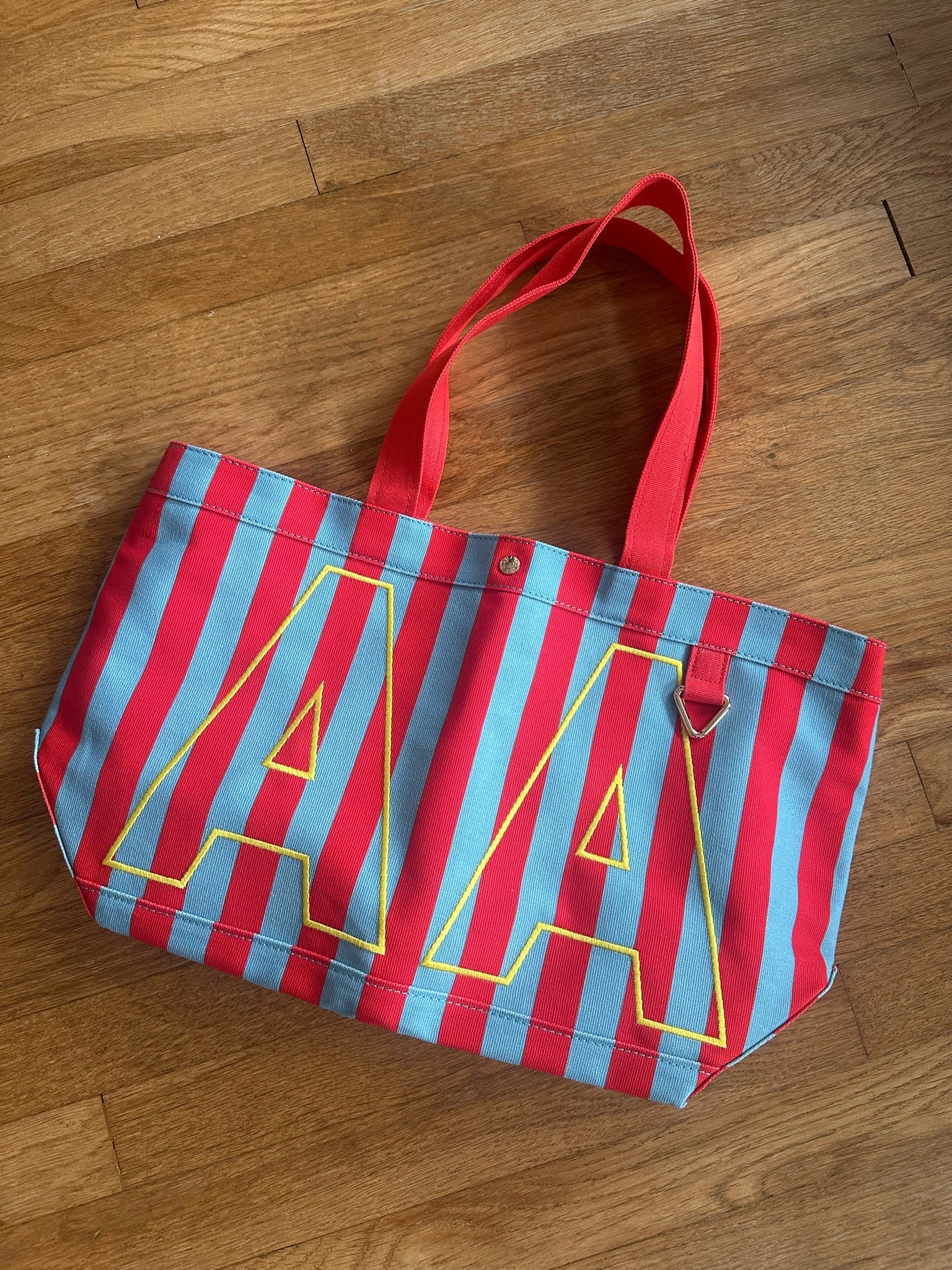 Ohhh I am in LOVE with this monogrammed tote from #BaubleBar. It comes in a bunch of sizes and color options — this one is the medium in “rugby.”  Can’t wait to use it - the colors are so vibrant and fun 🤩

#LTKmomlife #LTKActive #LTKTravel