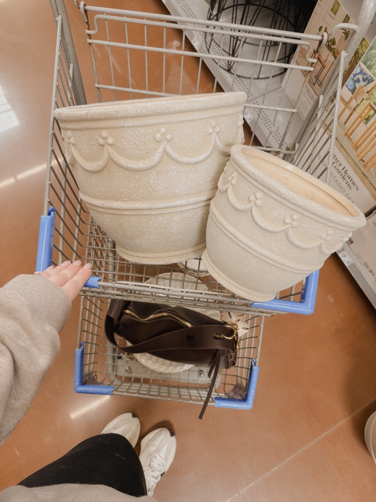 New spring planters 💗

#LTKSeasonal #LTKHome