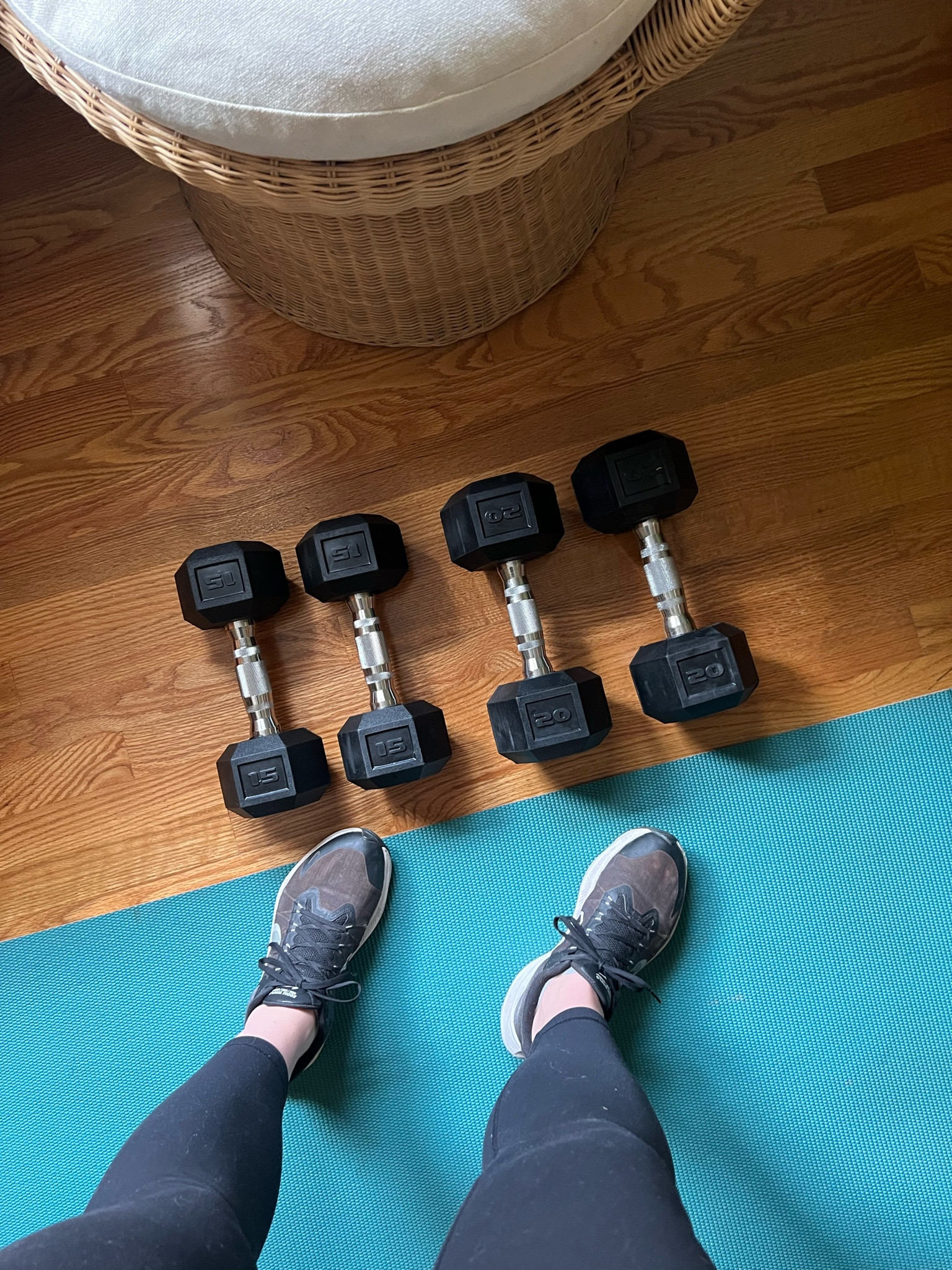 Amazon dumbbells for home workouts. Added links to my Amazon walking pad and leggings as well!

Home gym, gym accessories, Amazon finds, fitness, wellness 

#LTKfitness #LTKGiftGuide #LTKhome