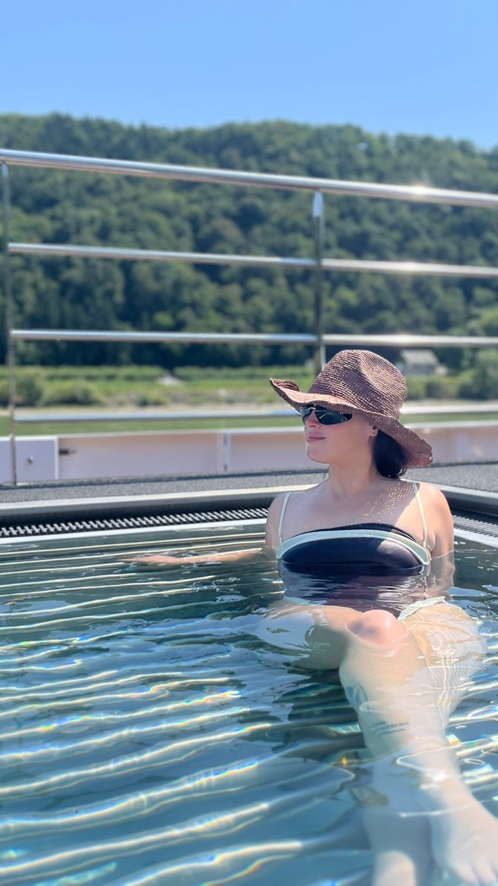 #MondaySwimwear #Sale #SummerFridays #Loewe

#LTKSaleAlert #LTKSwim #LTKTravel