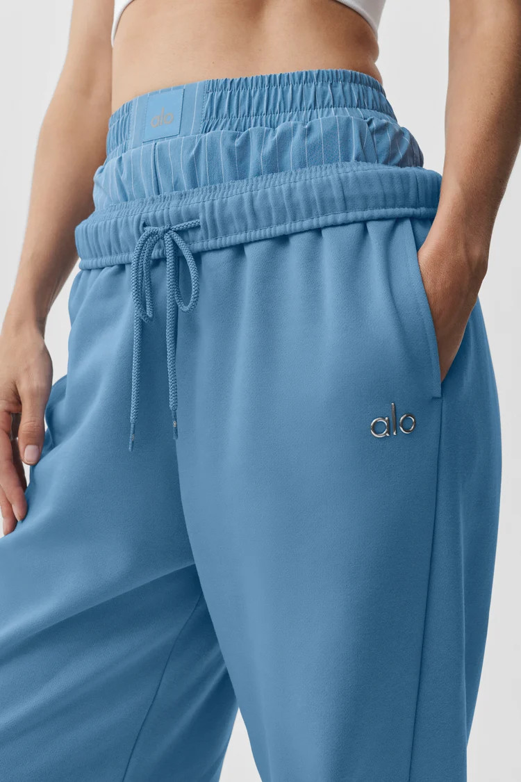 Accolade Straight Leg Sweatpant | Alo Yoga