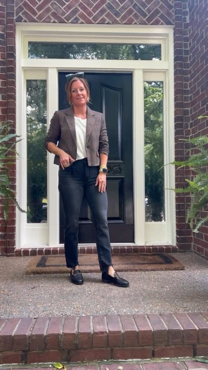 Love this cropped blazer via Madewell!  SEB has paired it with a pair of black jeans and her new favorite bit loafers for a chic dressy casual look 🖤🤎🖤🤎

#LTKshoecrush #LTKSeasonal #LTKstyletip