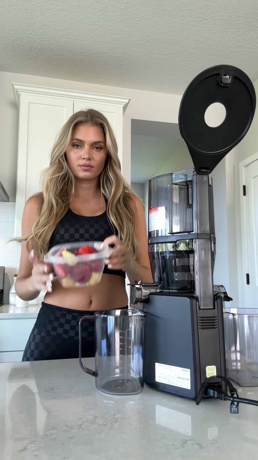 pressed juice juicer fitness health juice recipes with buffbunny checkered yoga set leggings sports bra


#LTKFitness #LTKHome #LTKActive
