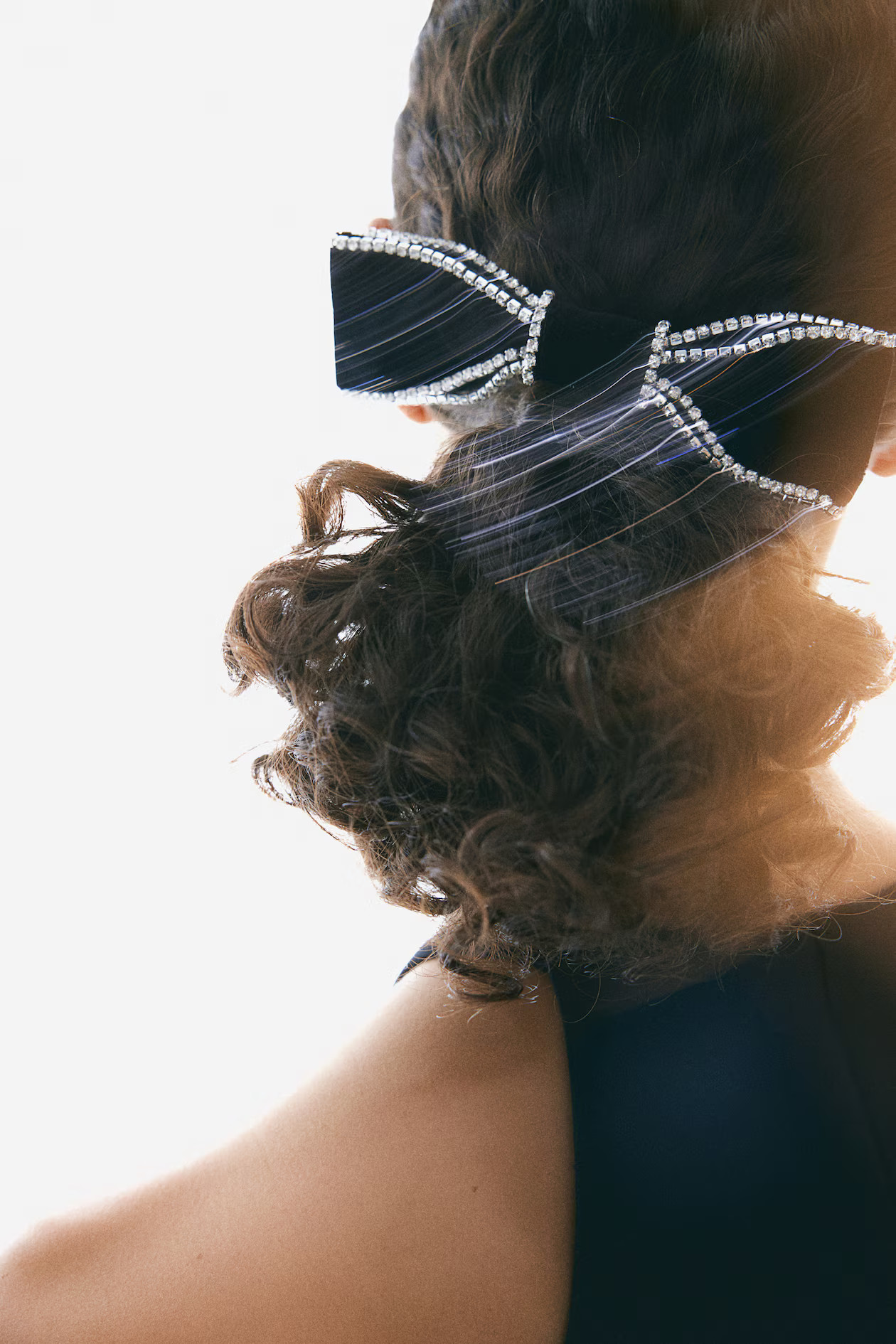 Rhinestone-embellished bow hair clip | H&M (US + CA)