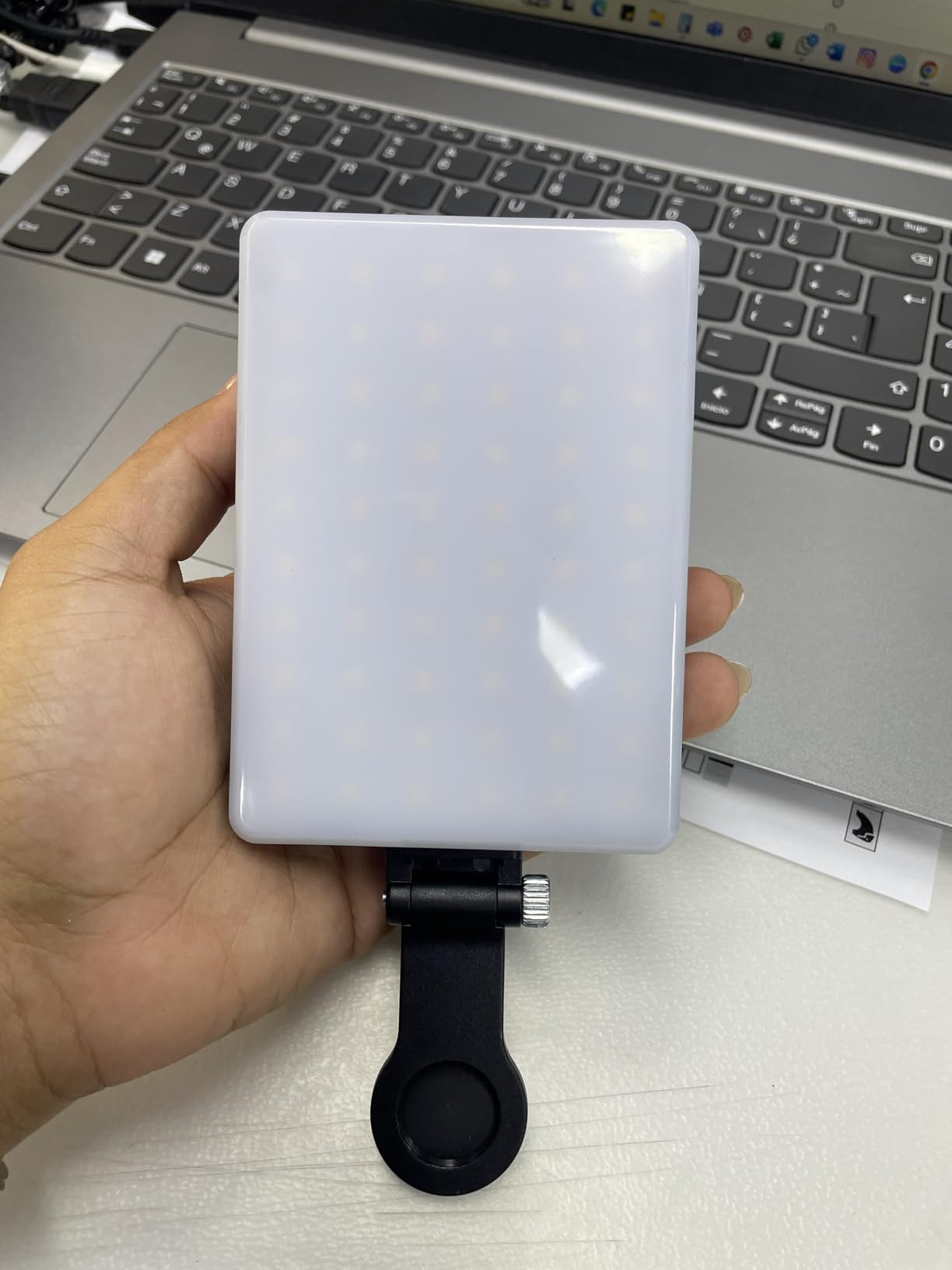 NEEWER Basics NL-60AI Selfie Light for Phone with Front & Back Clip, 60 LED 2000mAh Rechargeable ... | Amazon (US)