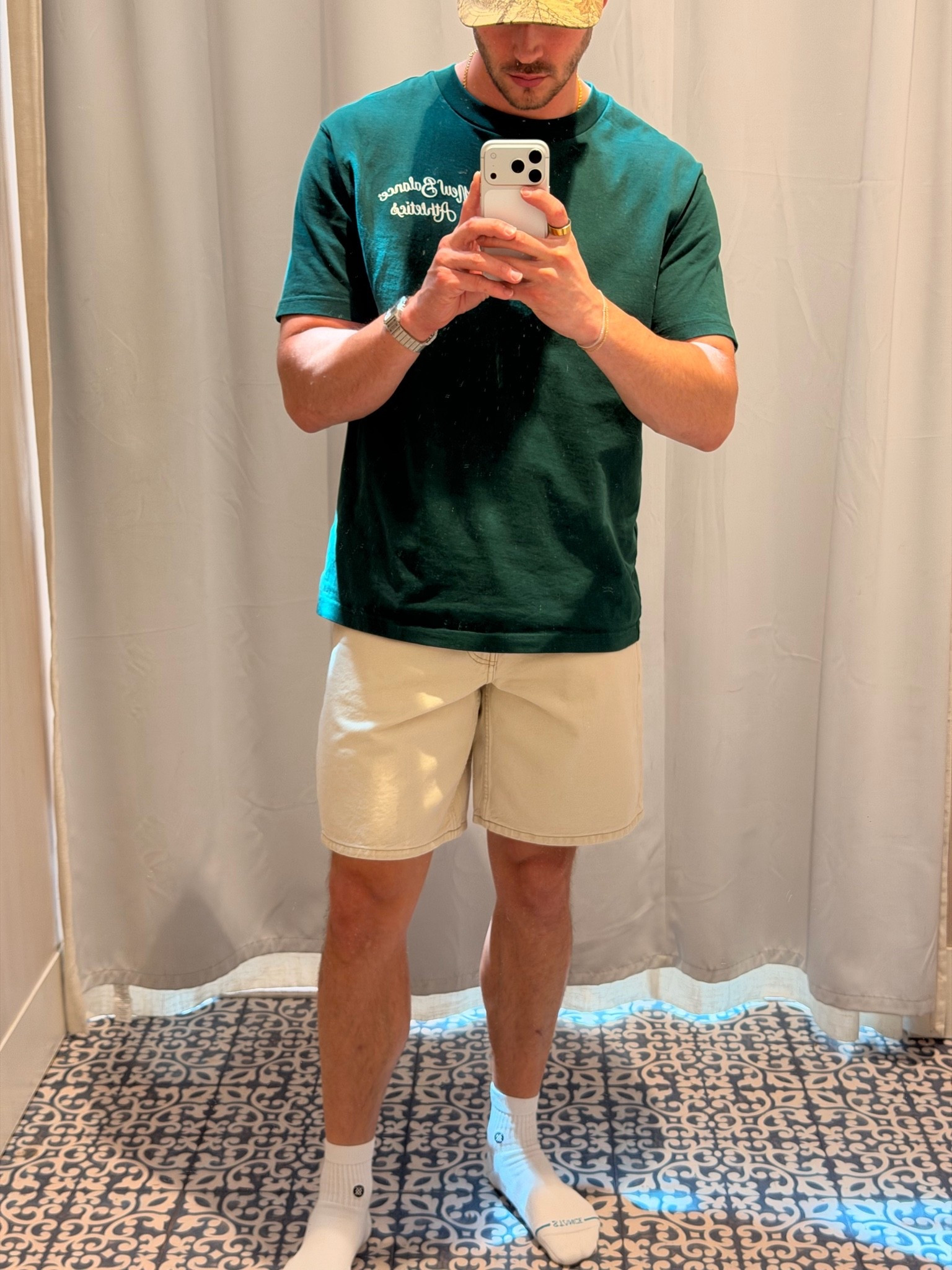 Jort season?! lol finally caved into the style but really do love them and how versatile they can be

This exact pair is from Paige, they fit perfectly but are very overpriced so I linked more reasonably priced picks for yall!!