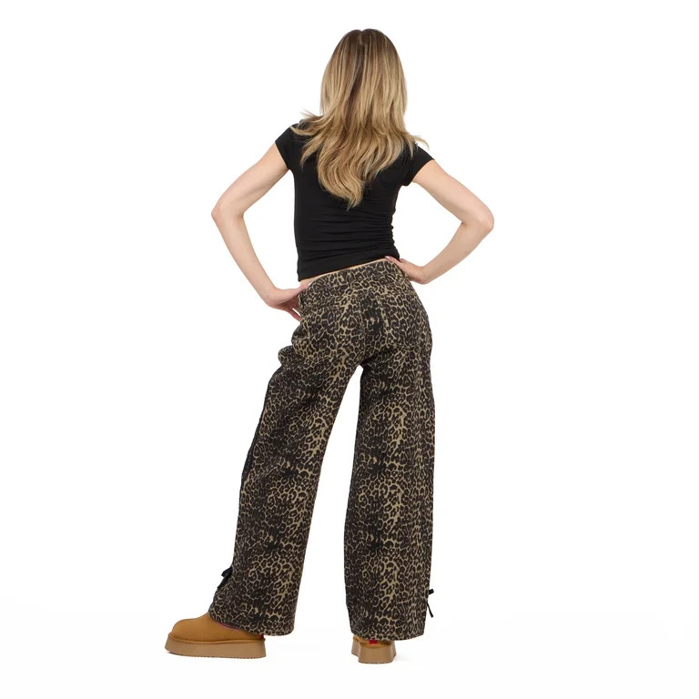 Forever 21 Women's Low Rise Baggy Fit Jeans with Side Stripes and Bow Accents, Sizes 0-14 | Walmart (US)