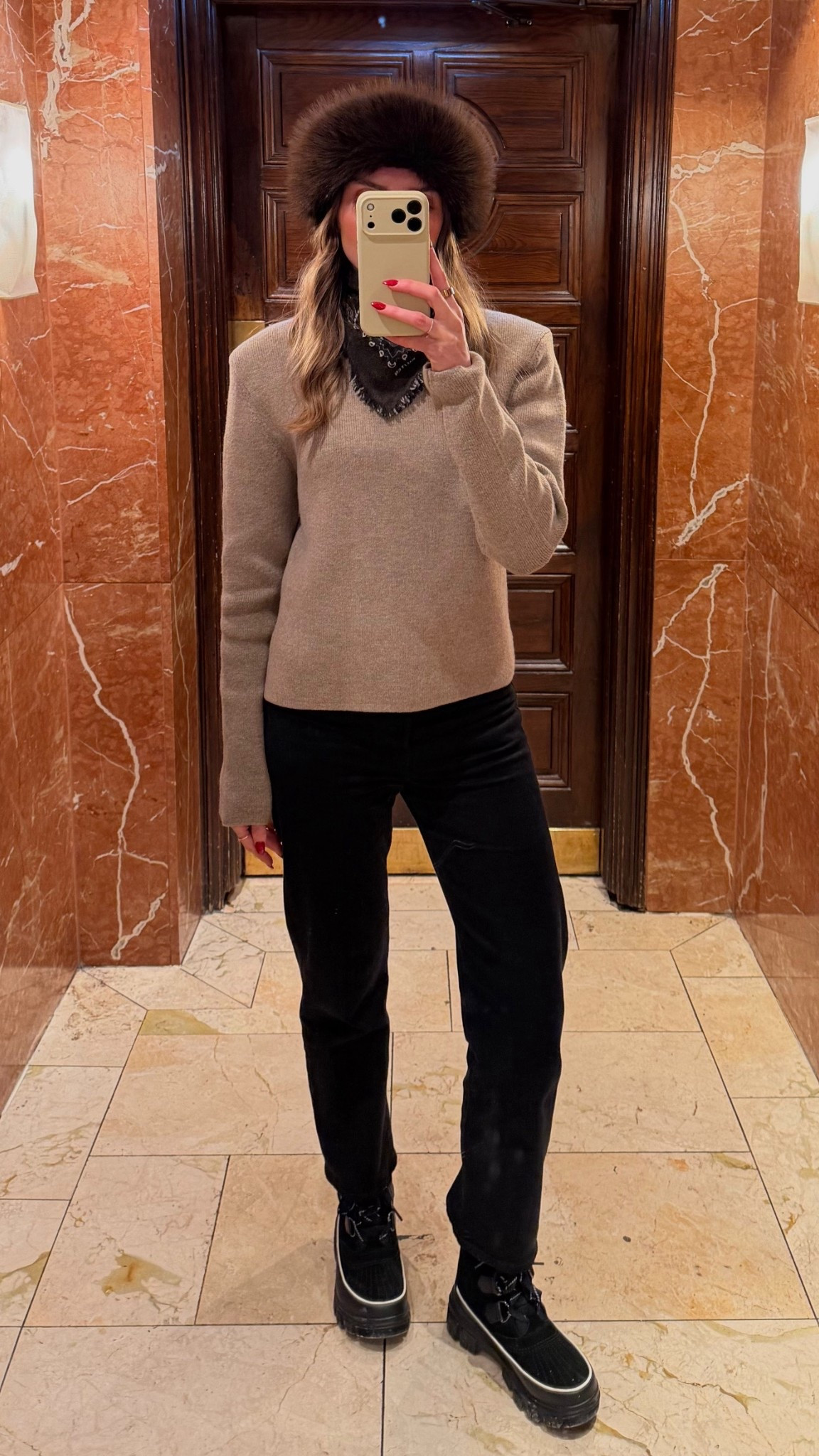 Zara brown faux fur hat
Medium in the cos jumper
Levi’s rib cage jeans
Sorel Torino snow boots 

#LTKwinter #LTKuk