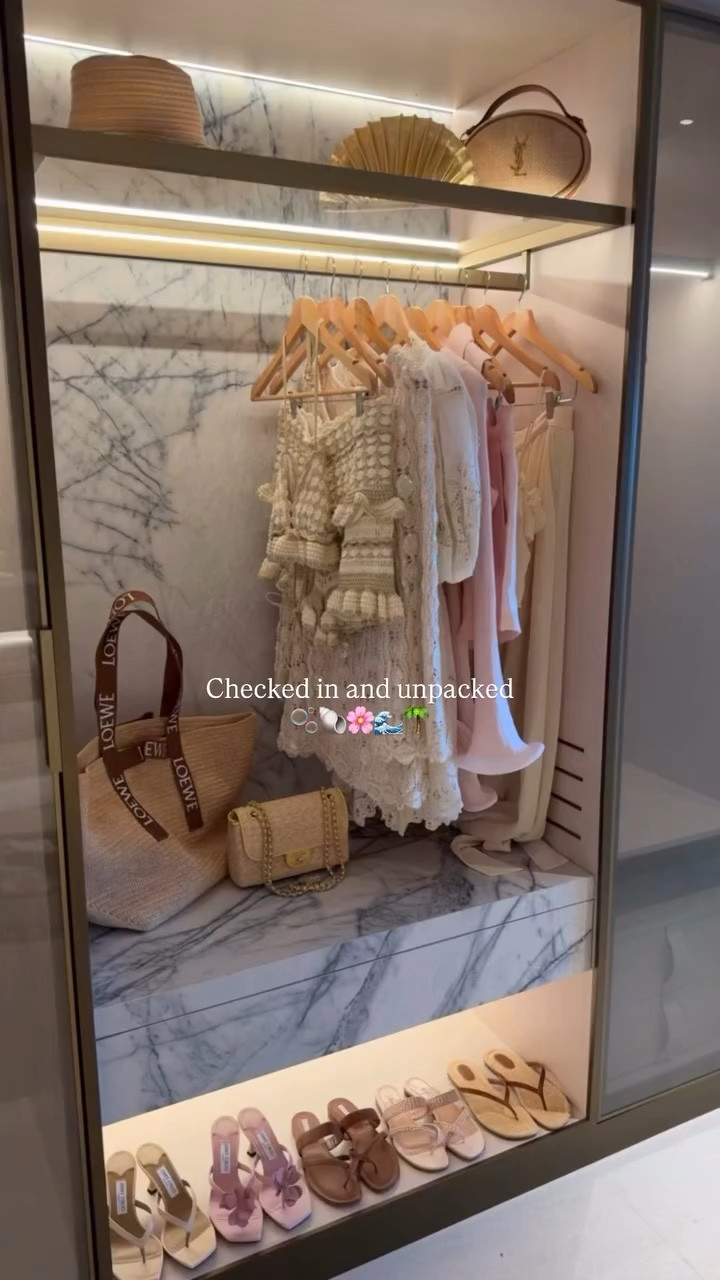 Is it really a holiday without vacation wardrobe vid? 🌸

@revolve

#LTKootd #LTKdayinmylife #LTKTravel