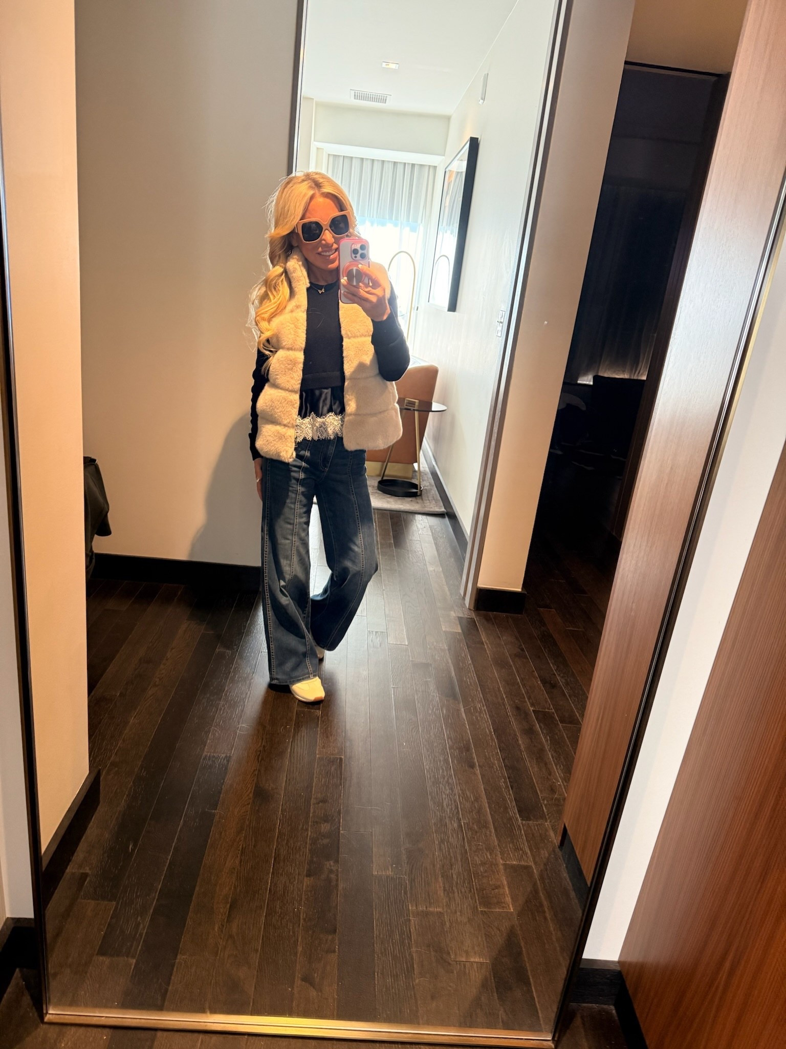 Ready to go 💖✨

#chic #travelfit #trip #sweater

#LTKTravel #LTKHoliday #LTKootd