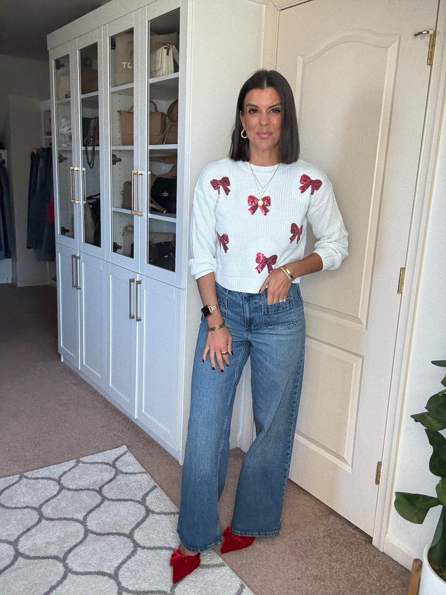 Size med in sweater
Size 2 in jeans 

#LTKSeasonal #LTKSaleAlert #LTKFindsUnder100