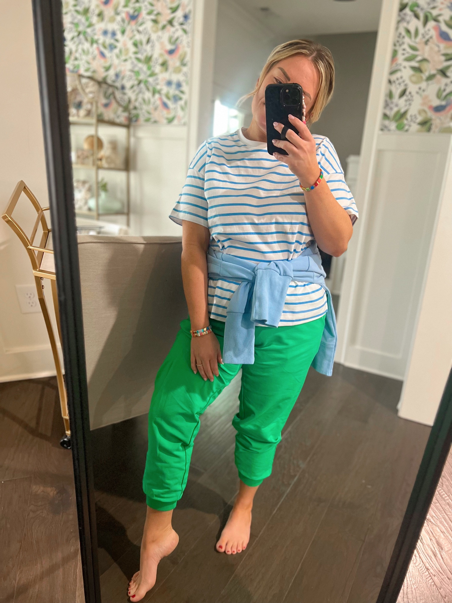 Jogger casual day outfit! Loving these bold color mixes. 





Old Navy Amazon workout 

#LTKfit #LTKGiftGuide #LTKcurves