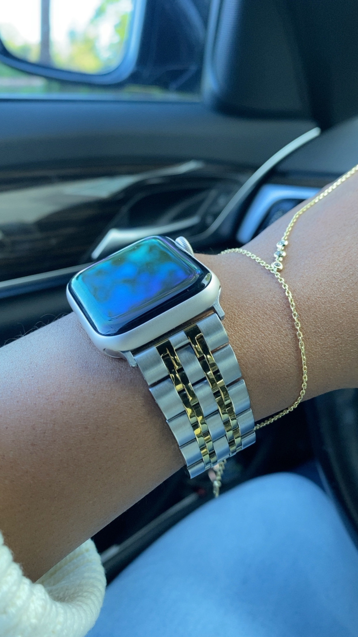 Classy Apple Watch band. 

#LTKStyleTip #LTKFindsUnder50 #LTKGiftGuide