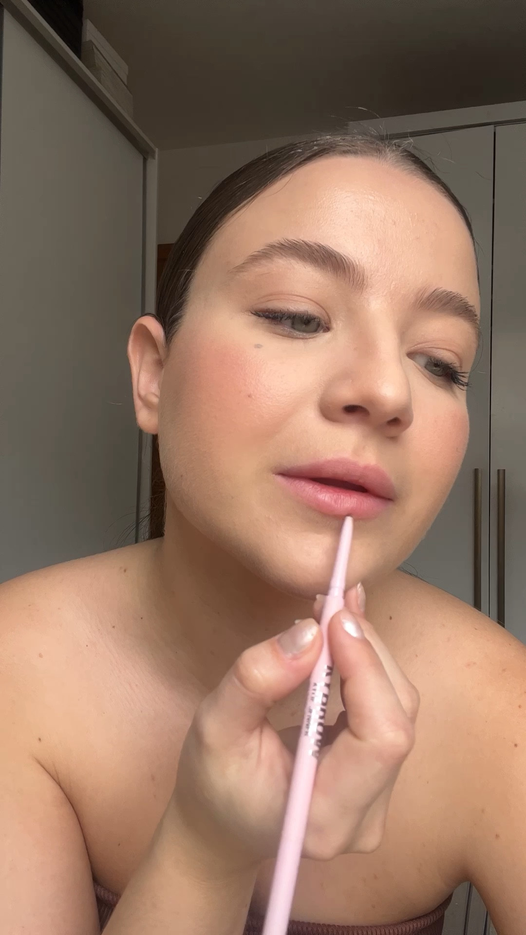 básico do dia a dia 
contorno + gloss 

#LTKbeauty #LTKVideo #LTKsalealert