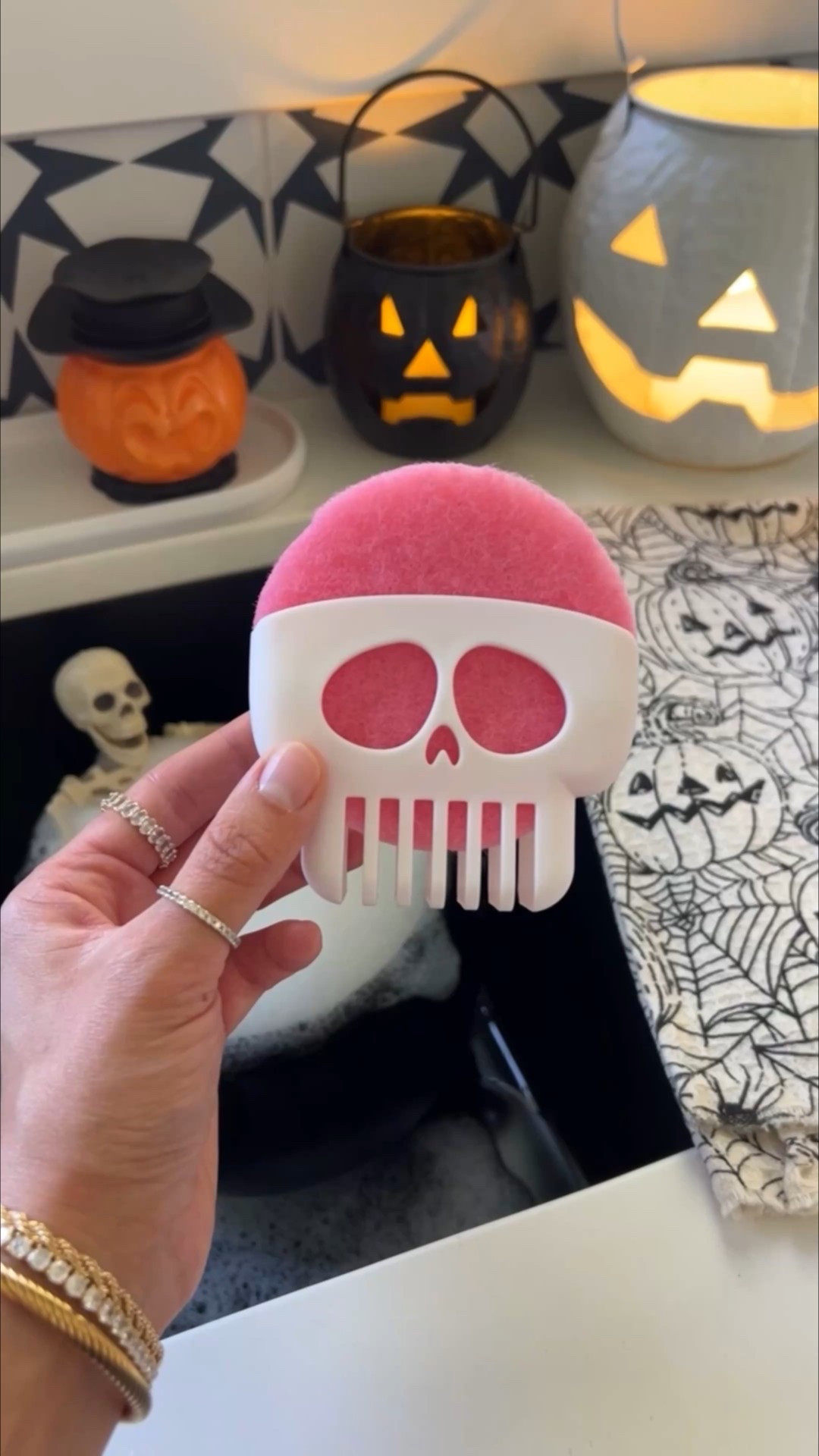 Amazon sponge holder, halloween home, kitchen gadgets, kitchen essentials, scrub daddy, Amazon cleaning essentials, spooky season, boo basket, brain drain sponge holder, amazon home, amazon finds, amazon must haves, amazon favorites

This ‘brain drain’ sponge holder is so cute for spooky season!😍💀 super cute boo basket filler, hostess gift, etc! Could pair it with a festive hand soap, towels, etc!🧠🫧 


#LTKFamily #LTKHome #LTKFindsUnder50