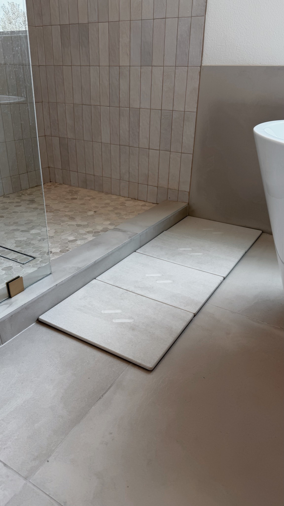 Stone bath mat // Quick dry bath mat // Bathroom accessories // Bathroom finds

#LTKHome