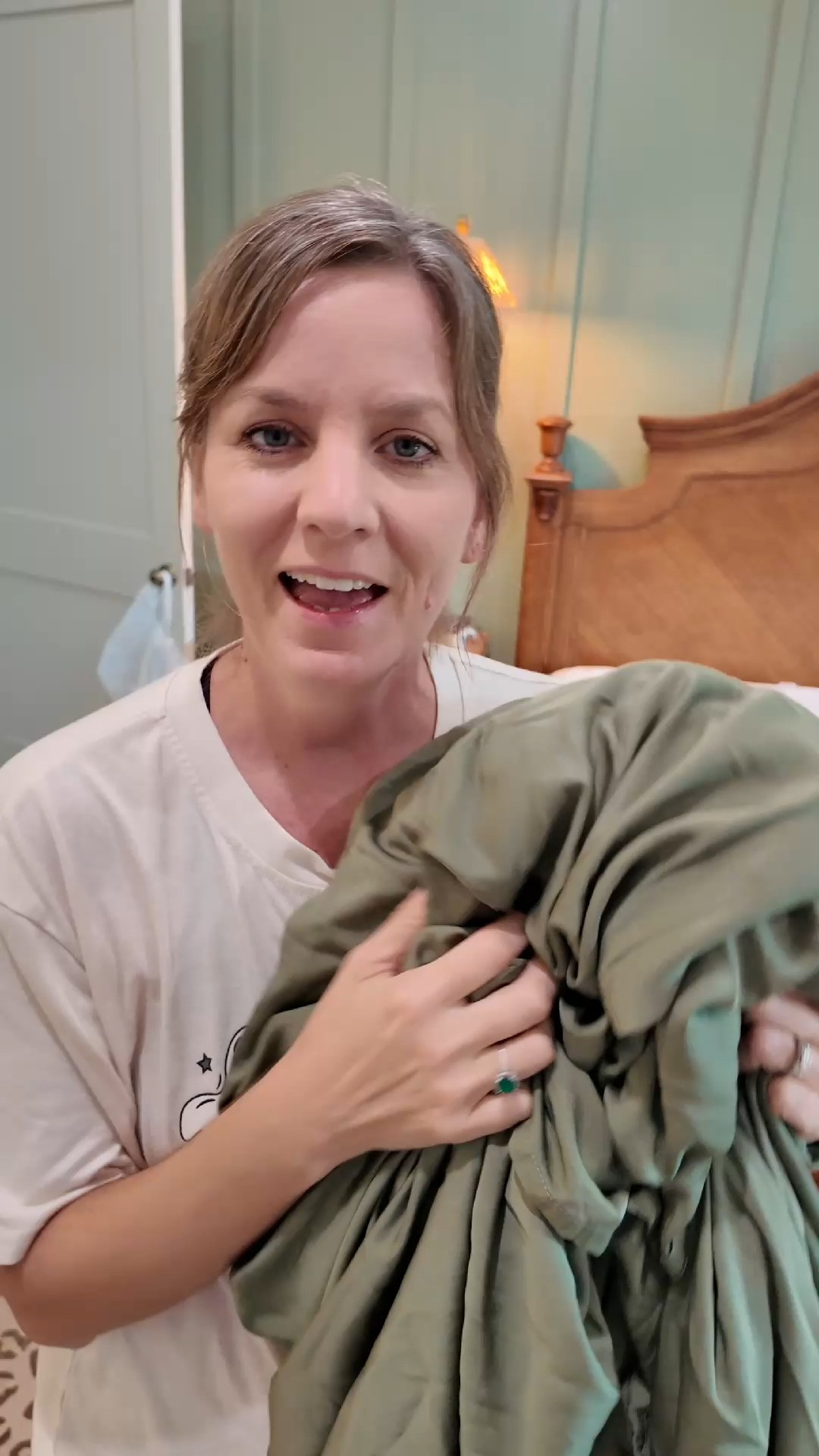 ✨The softest sheets you’ll ever sleep on!✨ These Quince bamboo sheets are buttery smooth, breathable, and perfect for cozy fall nights. I’m obsessed with how luxurious they feel — and they’re sustainably made too. 🌿
#QuinceHome #BambooSheets #SustainableHome #CozyBedroom #BeddingGoals #HomeDecorFinds #LTKHome #LTKFinds #BedroomInspo #AffordableLuxury #CottageCoreBedroom #NeutralHomeDecor 

 #LTKHome #LTKFindsUnder100 #LTKStyleTip