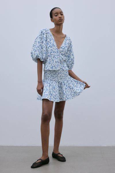 Smocked Mini Skirt - White/blue floral - Ladies | H&M US | H&M (US + CA)