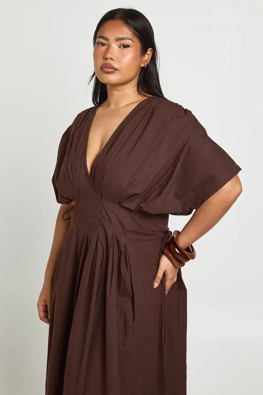 Chocolate boohoo Plus Cotton Poplin Ruched Tie Waist Detail Maxi Dress | PrettyLittleThing USA | PrettyLittleThing US