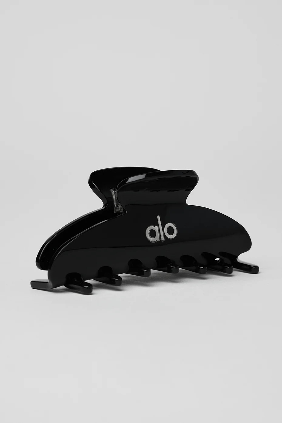 ALO | 90's Claw Clip in Black | Alo Yoga (US)
