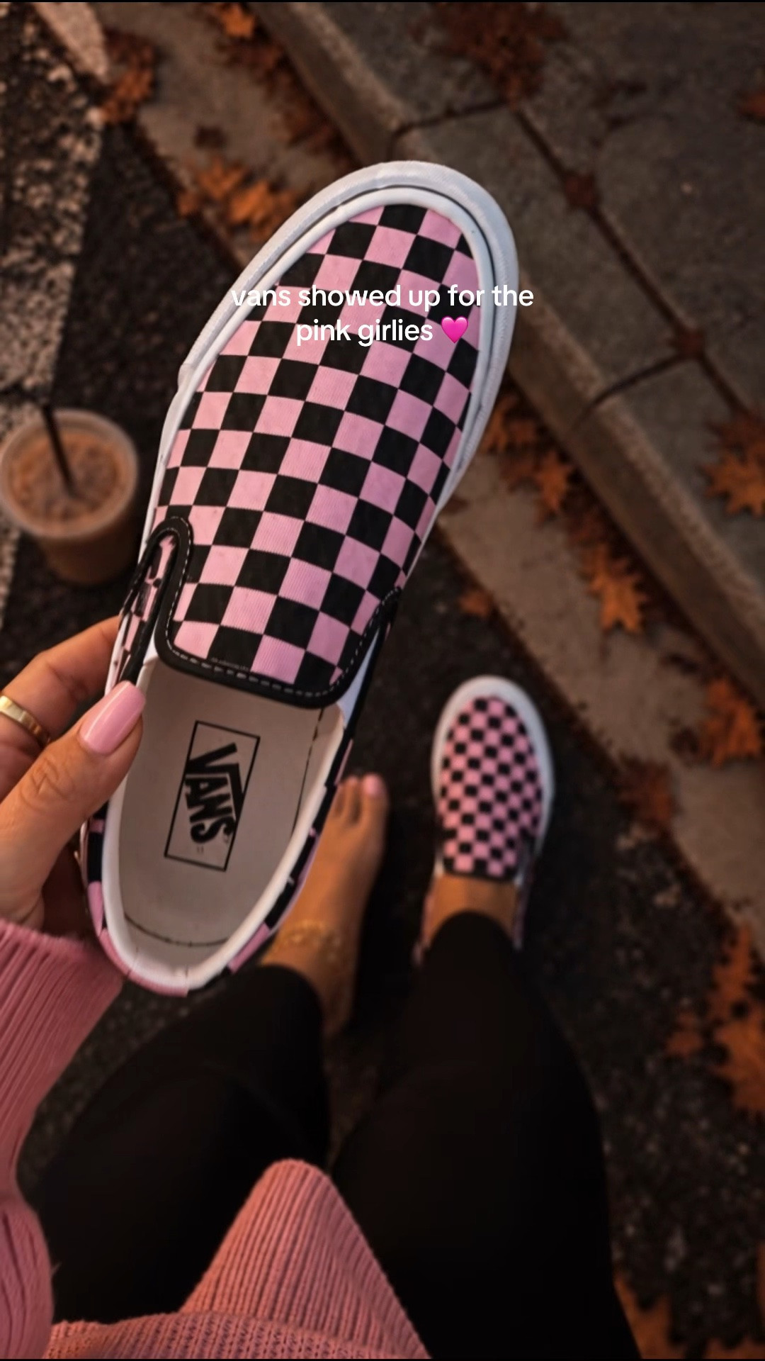 Pink checkered Vans 

Vans, shoes, fall shoes, fall outfit, slip on shoes

#LTKootd