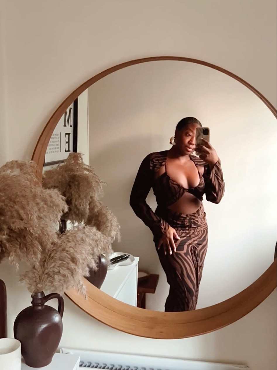You Are The Prize Hun🏆

Outfit details via LTK 🔗
I’m wearing a brown crepe cut out dress in a L

#Curvyfashion #relationshipgoal #datingtips #wordsofaffirmation #greenflags #affirmationpositive #selfcare #mirrorwork #summerdress #bodypositive 

#LTKcurves #LTKstyletip #LTKeurope
