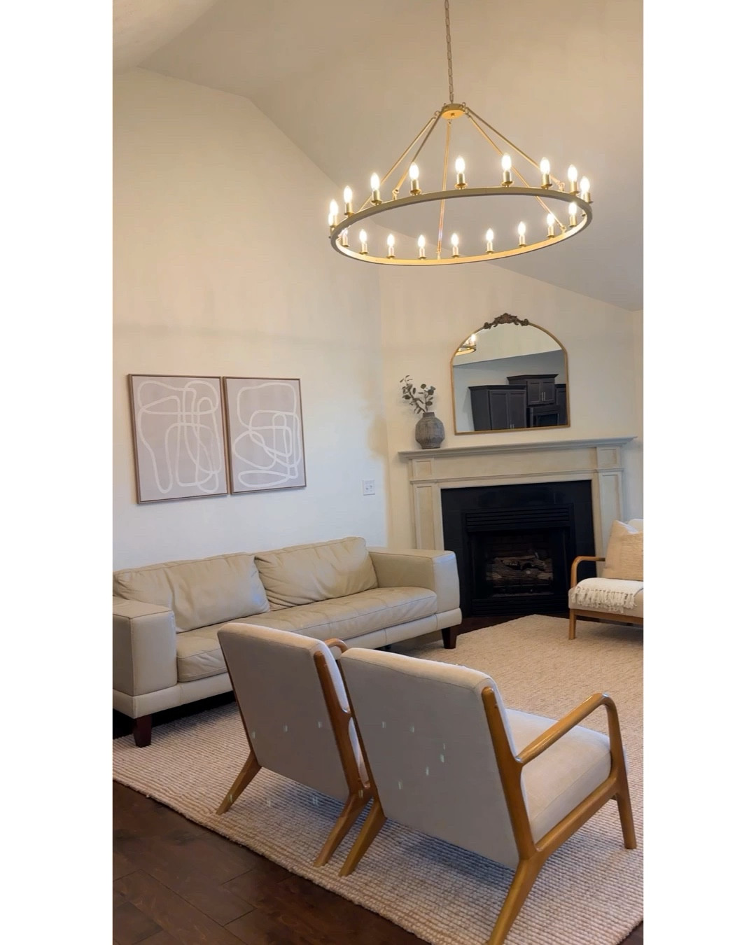 Affordable Livingroom decor 

#Art #sale #Livingroom 

#LTKstyletip #LTKhome #LTKVideo