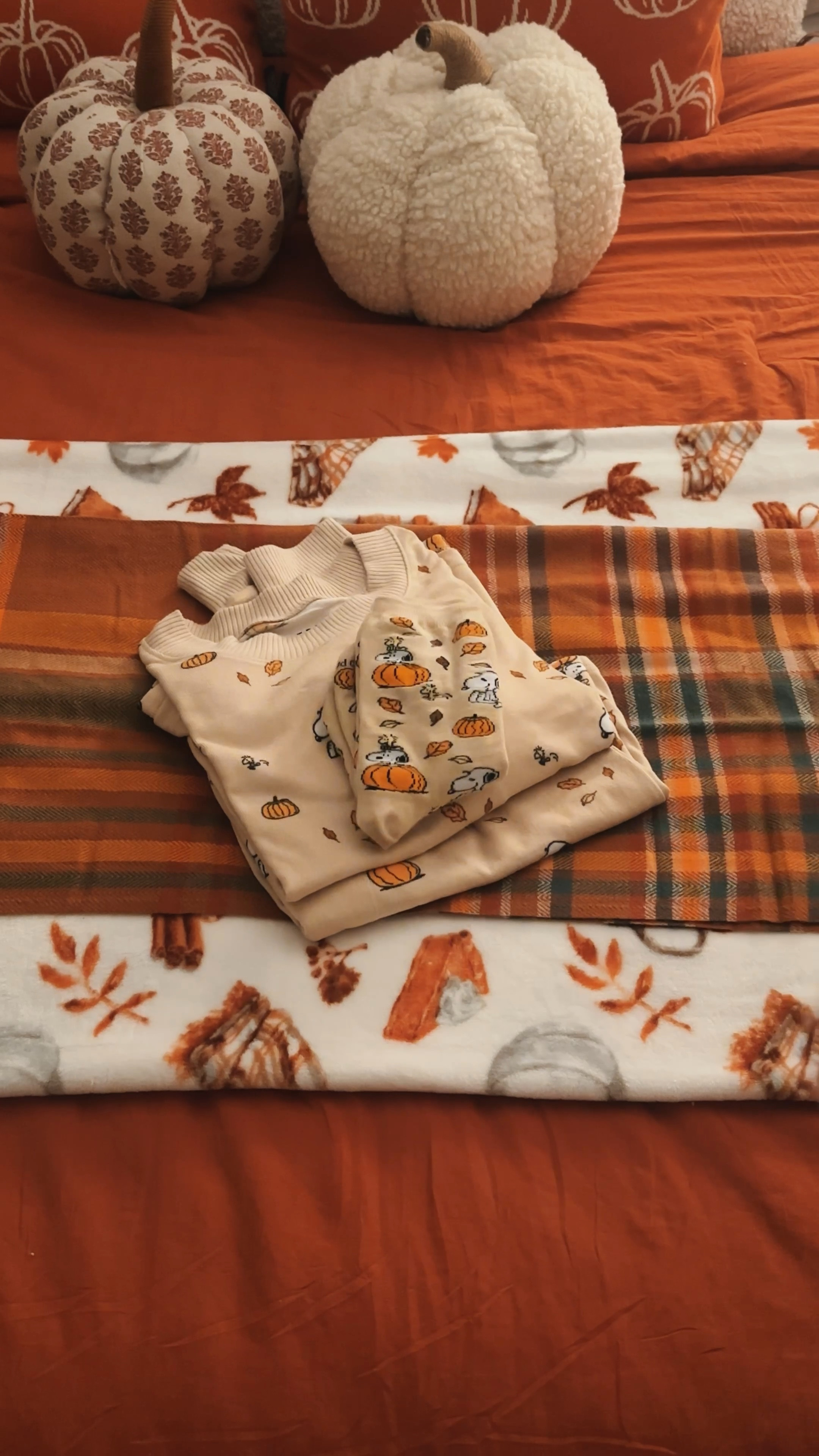 Fall peanuts pjs

#LTKHalloween #LTKFallSale #LTKStyleTip