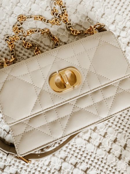 Dior bag. 

#dior #handbag #neutralstyle 



#LTKItBag #LTKStyleTip #LTKSeasonal