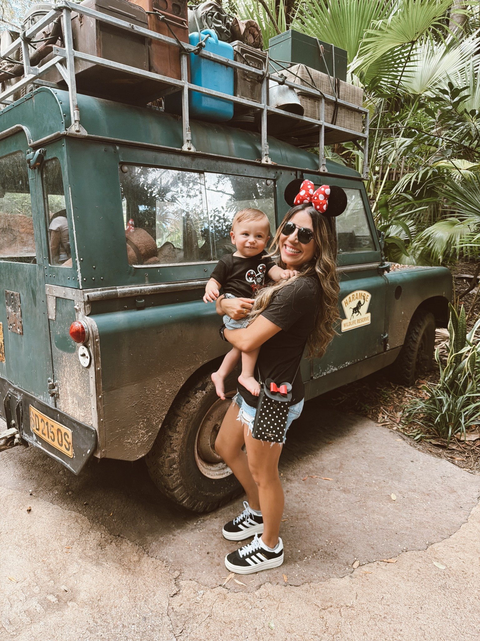 Disney animal kingdom outfit! The small phone bag was so helpful. I would just toss some cards and my phone in there instead of constantly searching for it. We also had matching sneakers but since it was so hot I took them off

Phone side purse, animal kingdom, Disney must haves, adidas sneakers 

#LTKTravel #LTKFindsUnder100 #LTKBaby