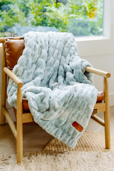 Cascade Throw Blanket | Little Giraffe