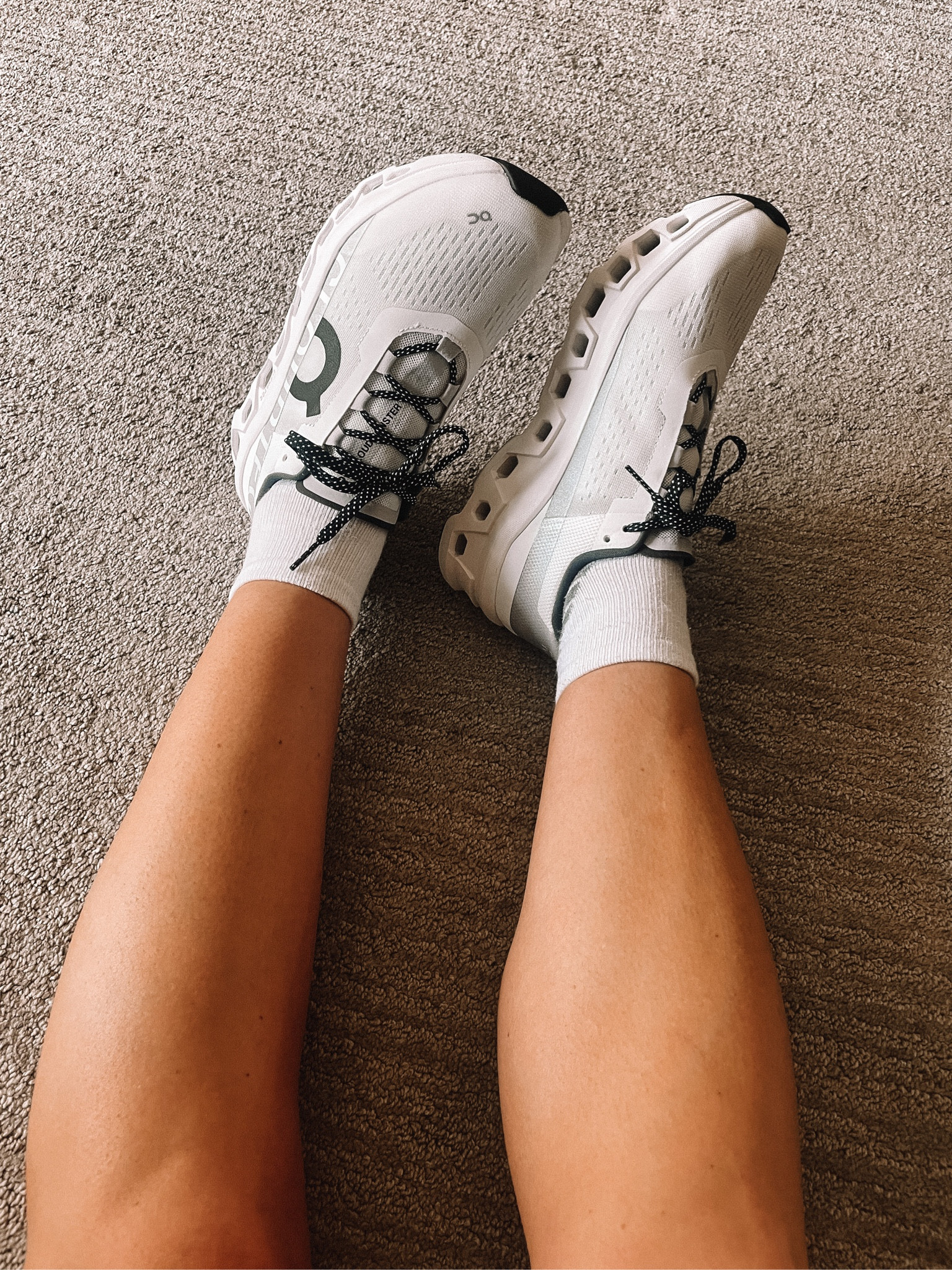 new on cloud monster color!