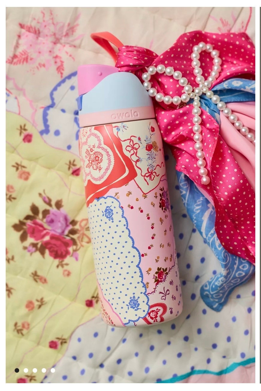 The water bottle of my pink pearl vintage dreams! Just ordered this beauty for spring 💐🌷

#LTKselfcare #LTKmomlife #LTKSeasonal