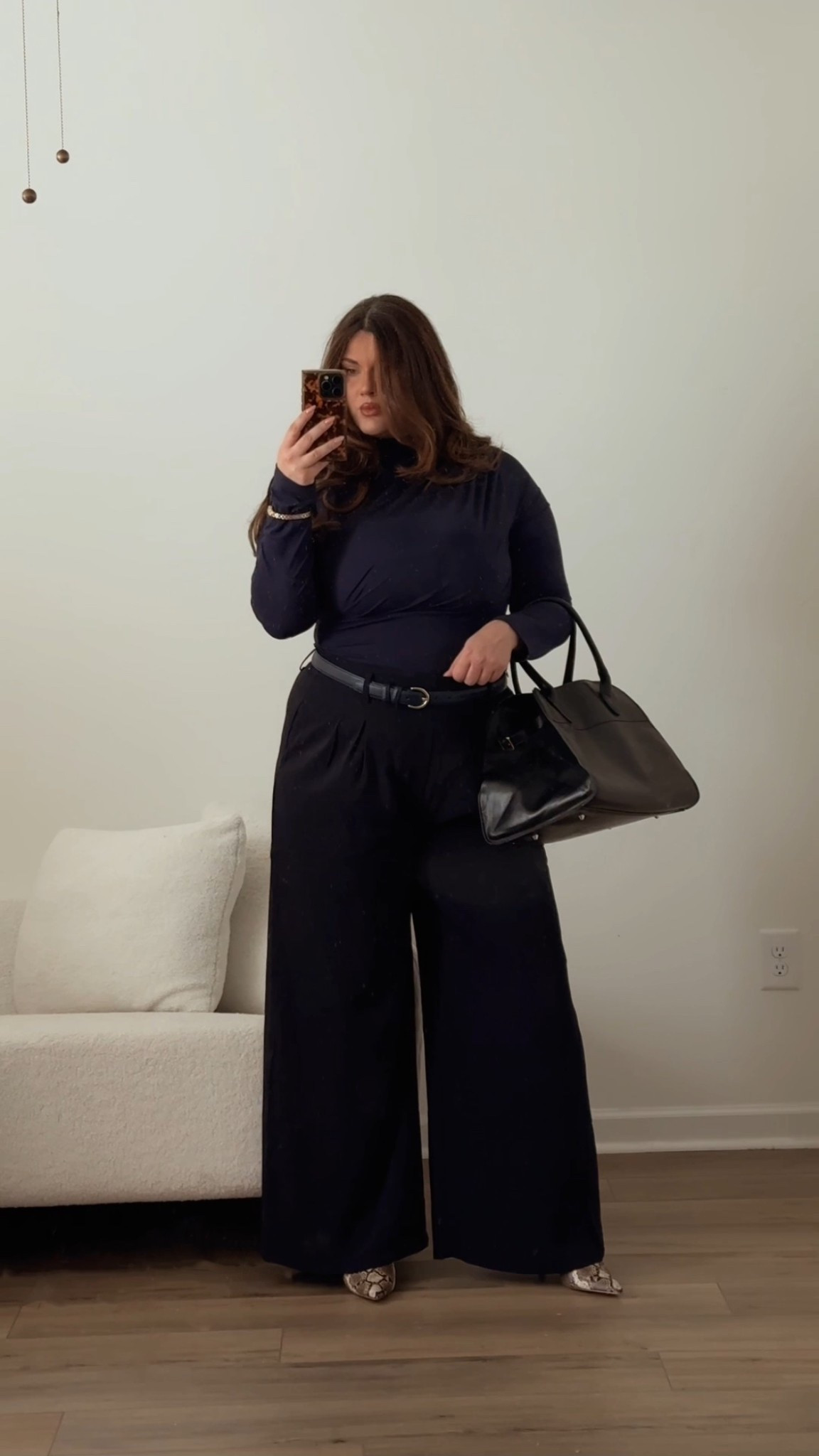 Just found my favorite lightweight trousers for spring! Wearing an XL Long (I’m 5’6” and wearing heels here). Comes in a bunch of other colors and has elastic in the back of the waist band. Love!



#LTKootd #LTKfoodie #LTKWorkwear