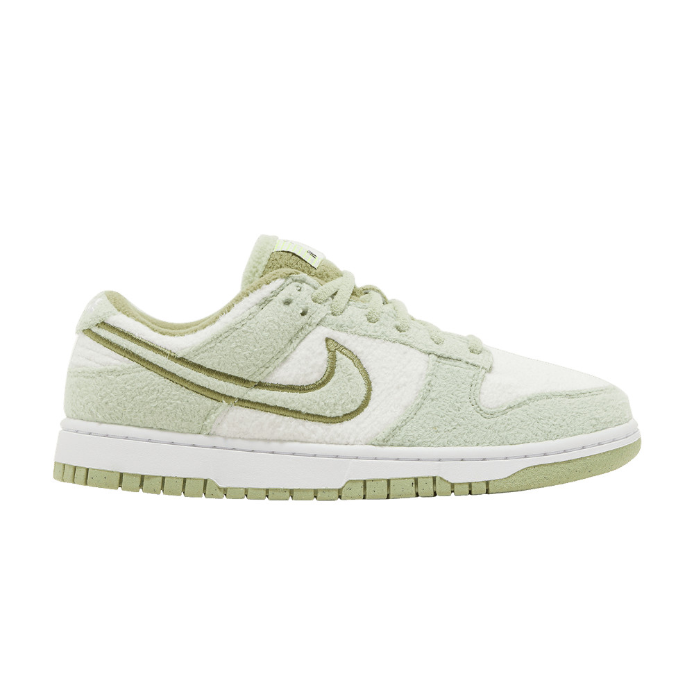 Nike Wmns Dunk Low SE 'Fleece - Honeydew' | GOAT