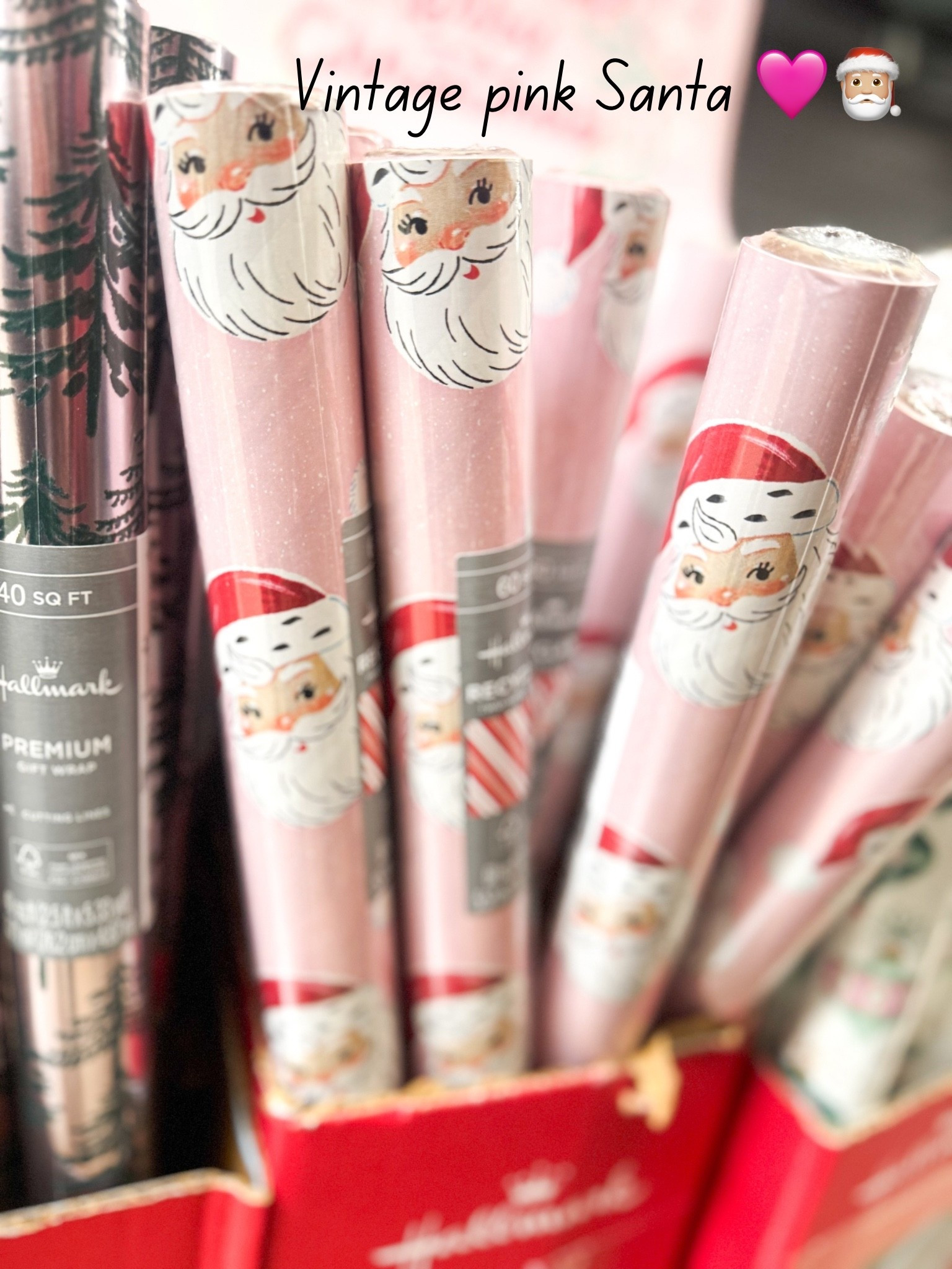 Reversible wrapping paper! I’m obsessed 

#LTKHoliday #LTKSeasonal