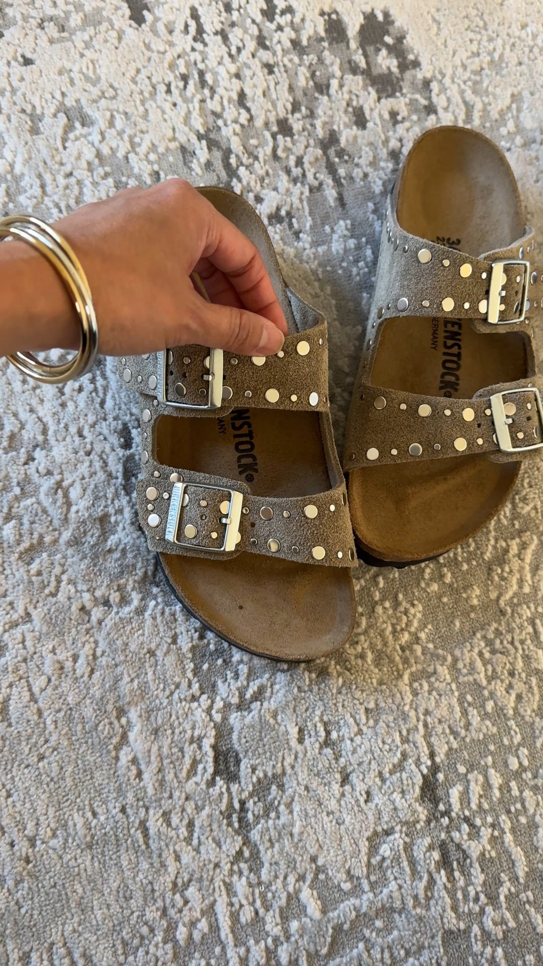 Summer outfit. Summer sandals. Slide sandals. Check to make sure you are ordering the proper width for your foot as some retailers carry narrow width only.
Bangle bracelets are water durable  

#LTKShoeCrush #LTKOver40