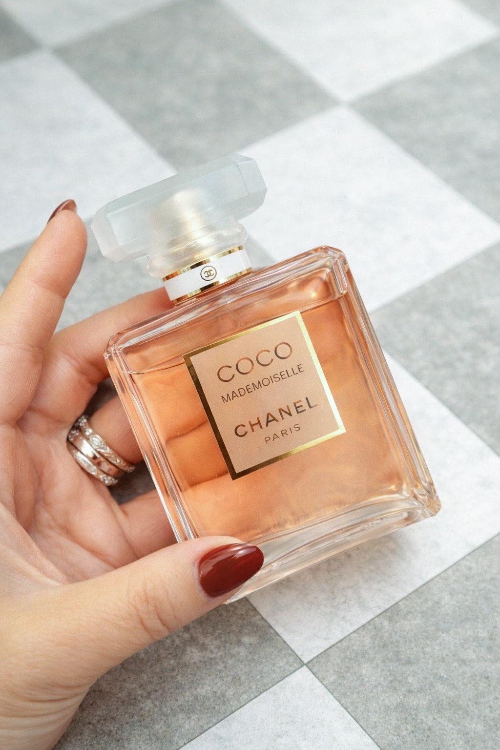 When you find the scent… you don’t just repurchase, you STOCK UP 🤍✨
My everyday, always-getting-compliments perfume is finally on SALE 🙌🏼
If you love a clean, feminine, luxe scent that lasts all day… this is IT

Trust me — this is one of those “what are you wearing?” fragrances 💁🏼‍♀️

#LTKBeauty #LTKSaleAlert #SephoraSale #PerfumeObsessed #EverydayLuxury #LTKFinds #FragranceLover #GiftGuide #TreatYourself

#LTKgrwm #LTKBeauty #LTKootd